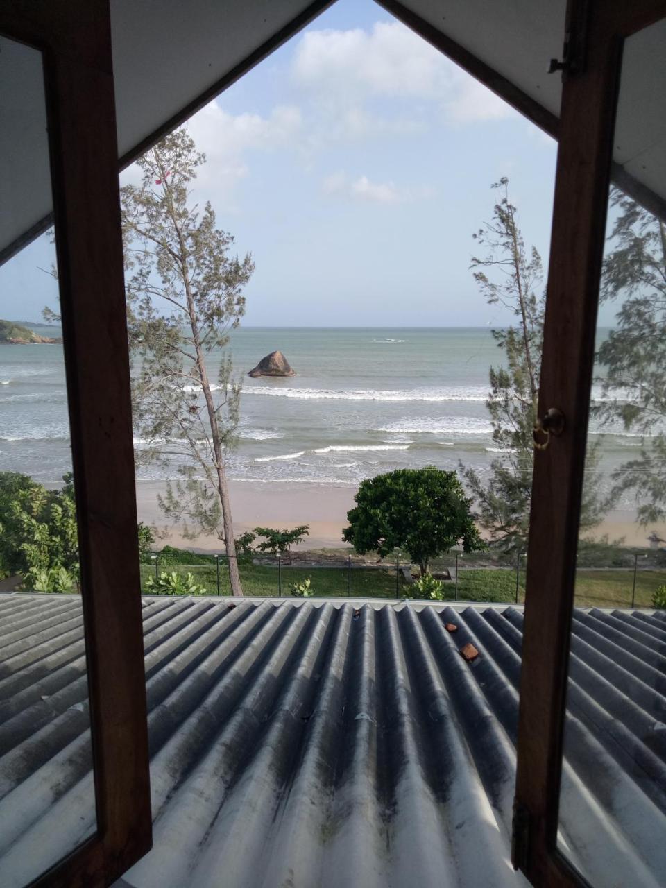 Happy Bay Otel Weligama Dış mekan fotoğraf